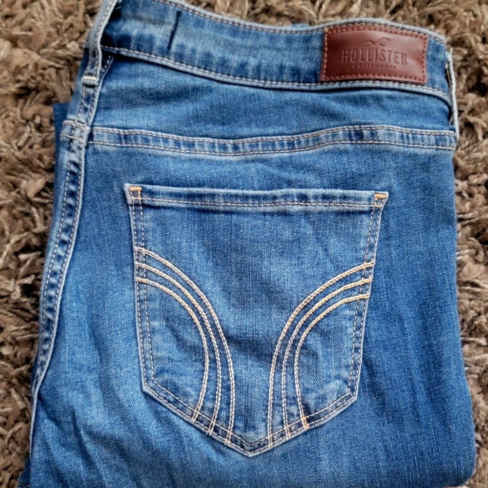 Hollister Low Rise Boot Cut Classic Stretch Jeans 7R Size 28, Length 32